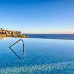 Acqua Blue 8e, A In Madeira
