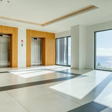 Acqua Blue 8e, A In Madeira Funchal (Madeira)