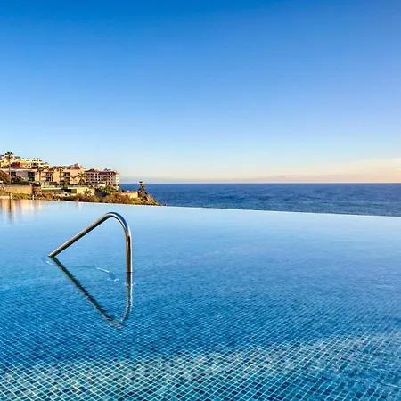 Acqua Blue 8e, A In Madeira