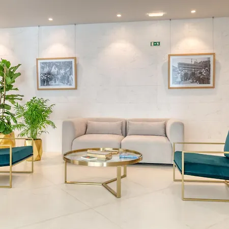 Acqua Blue 8e, A In Madeira