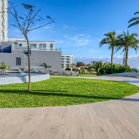 Acqua Blue 8e, A In Madeira