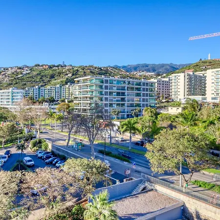 Acqua Blue 8e, A In Madeira *