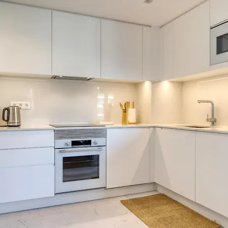 Acqua Blue 8e, A In Madeira