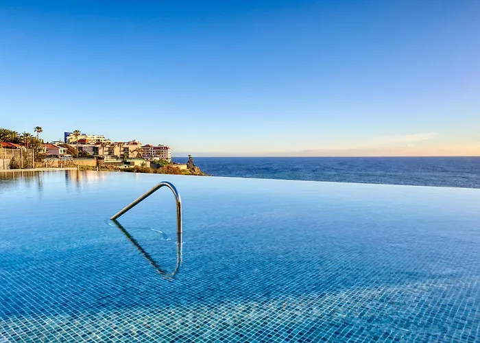 Acqua Blue 8e, A In Madeira