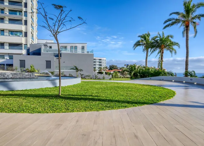 Acqua Blue 8e, A In Madeira