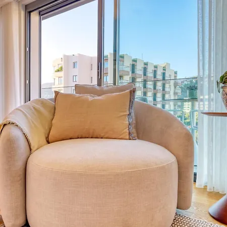 Acqua Blue 8e, A In Madeira